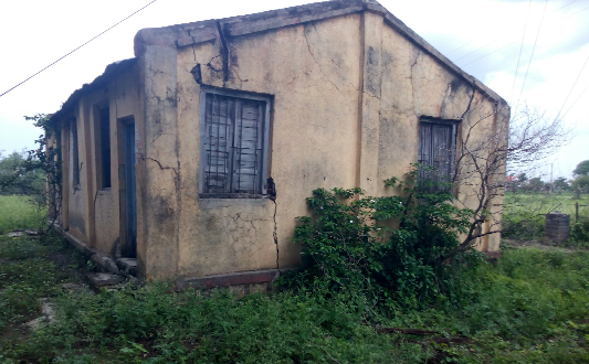 Office of the irrigation department, at the residence 'danger zone' | लघुसिंचन विभागाचे कार्यालय, निवासस्थाने ‘डेंजर झोन’मध्ये